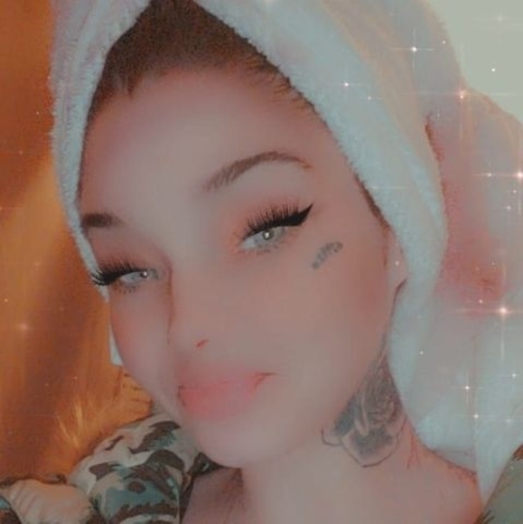 Meet your Posher, Cherry - Picture 1 of 3